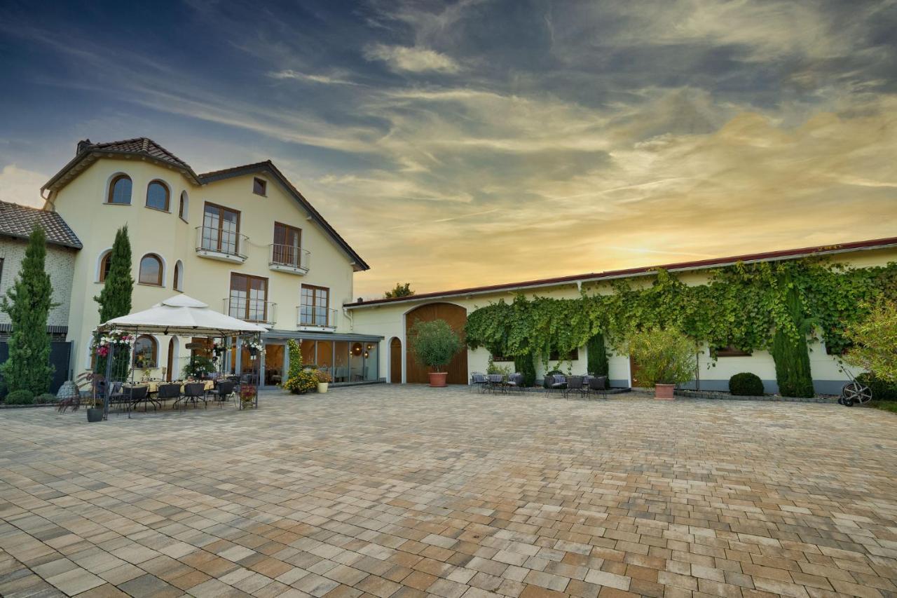 Weingut U. Gaestehaus Vogt-Fehlinger Biebelsheim Bagian luar foto